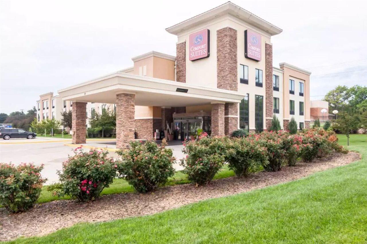 Comfort Suites East Lincoln - Mall Area Buitenkant foto
