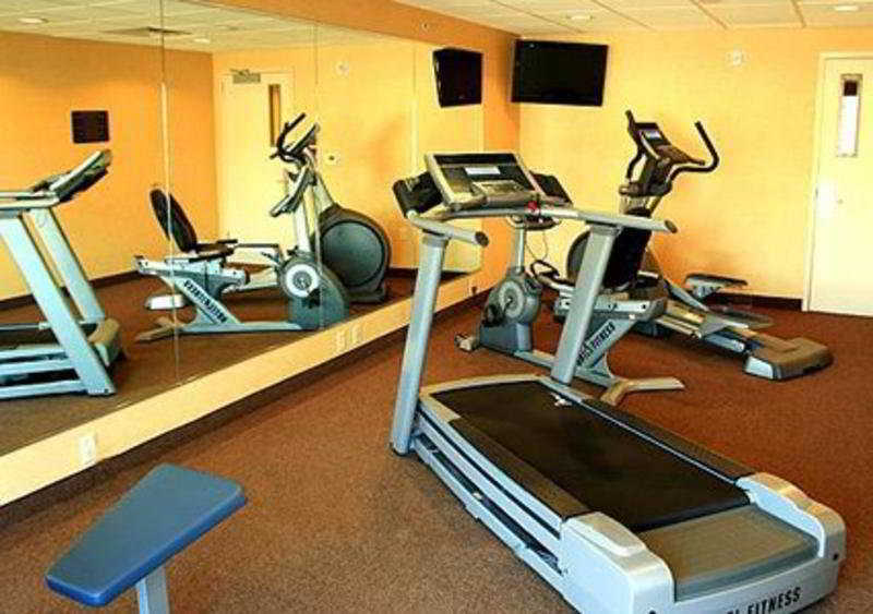 Comfort Suites East Lincoln - Mall Area Buitenkant foto